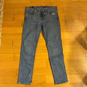 Men’s athletic skinny jean 32/32. Abercrombie